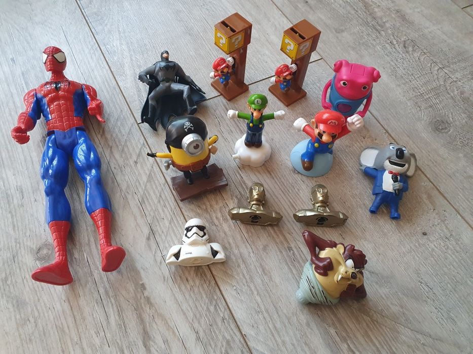 Zabawki z McDonald 12 sztuk + figurka Spider-Mana
