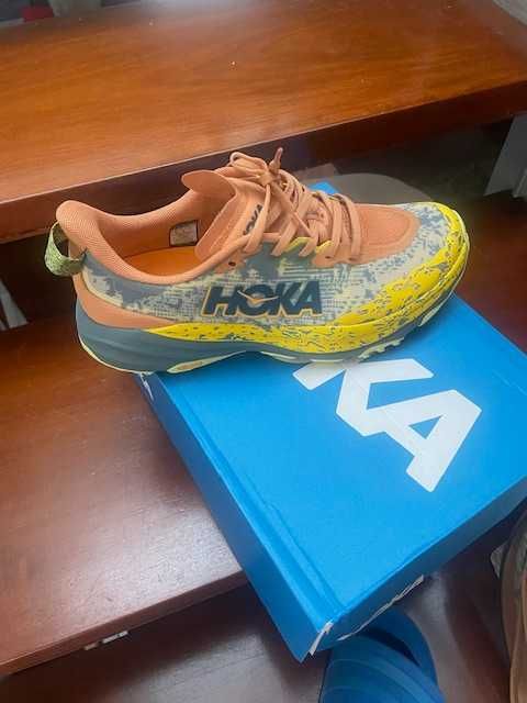 Sapatinhas novas HOKA