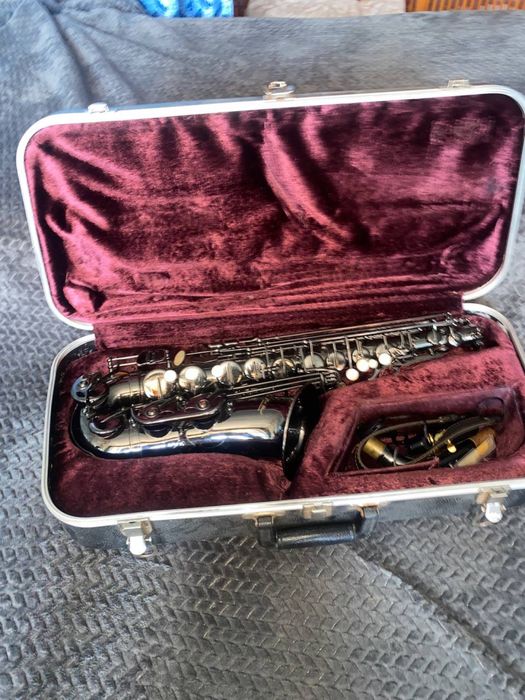 Саксофон альт (чёрный, стильный дизайн)