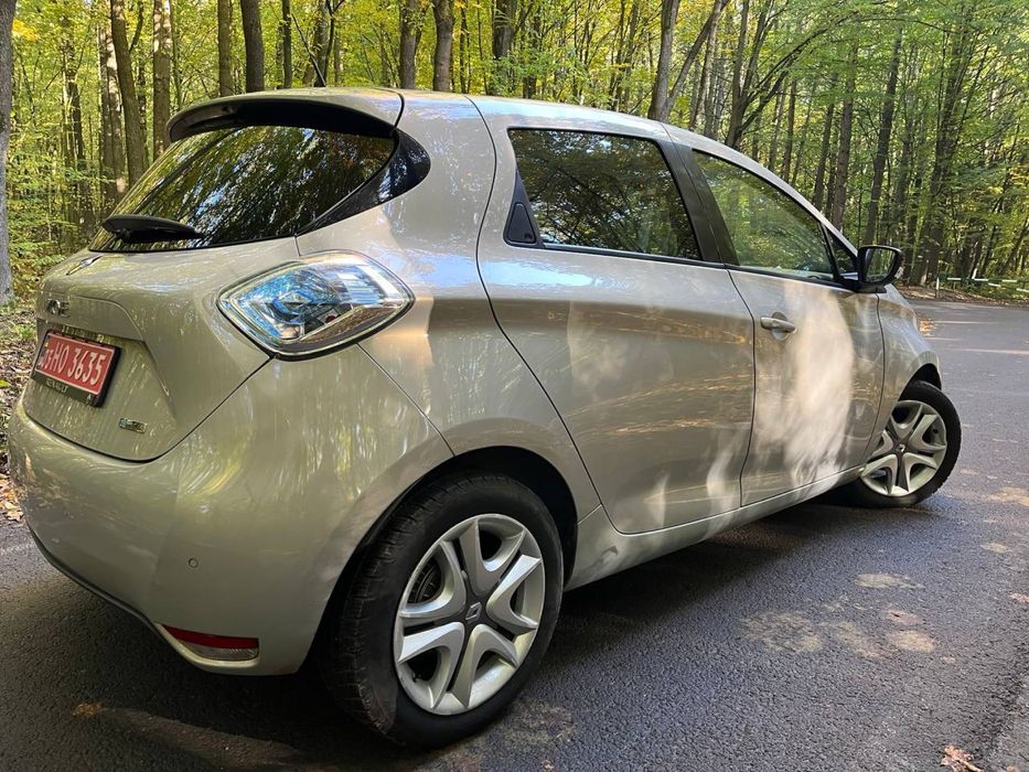 Renault zoe 41kwh 2017р запас ходу 300км