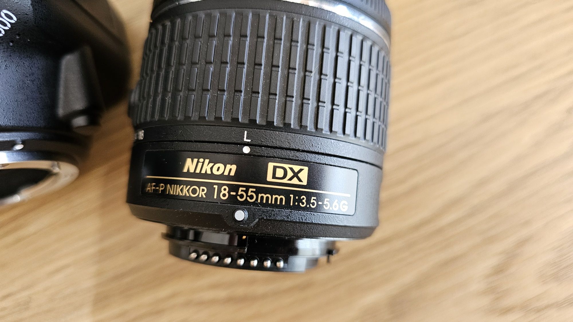 Nikon D3500 c/ caixa e bolsa + objectiva