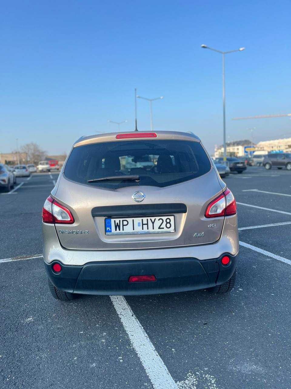 Nissan Qashqai+2