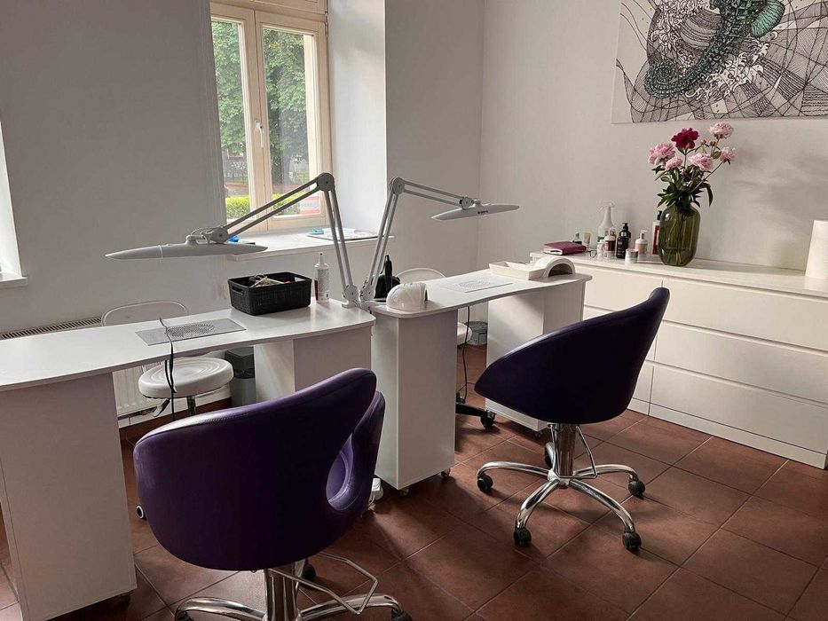 Poszukiwana manicurzystka