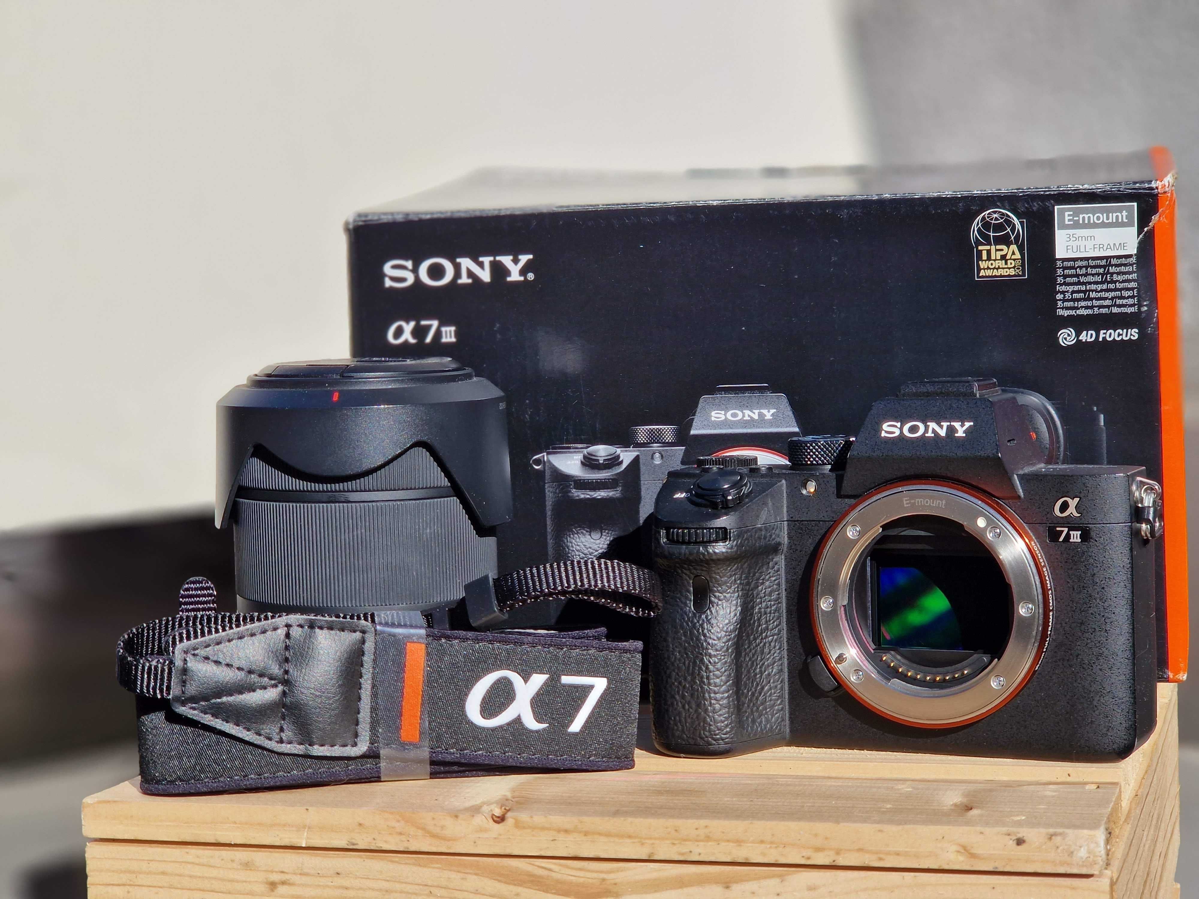 Aparat Sony a7III z obiektywem 28-78MM - przebieg 2800, jak nowy.