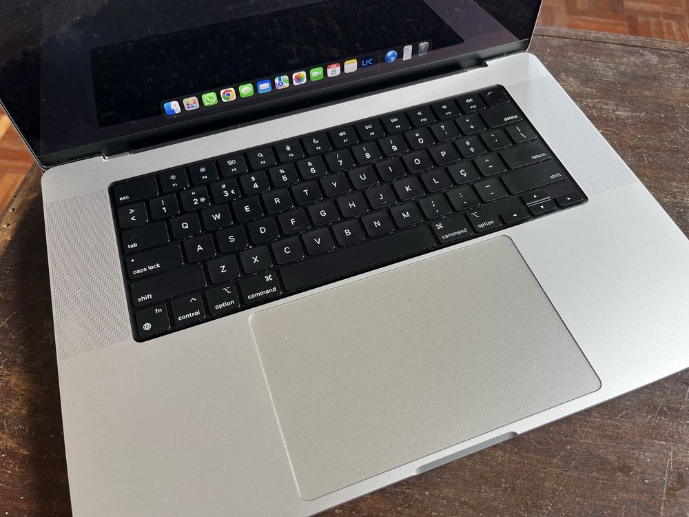 Apple MacBook Pro 2021 M1 | 16.2" | 16 GB | 1 TB SSD - com garantia