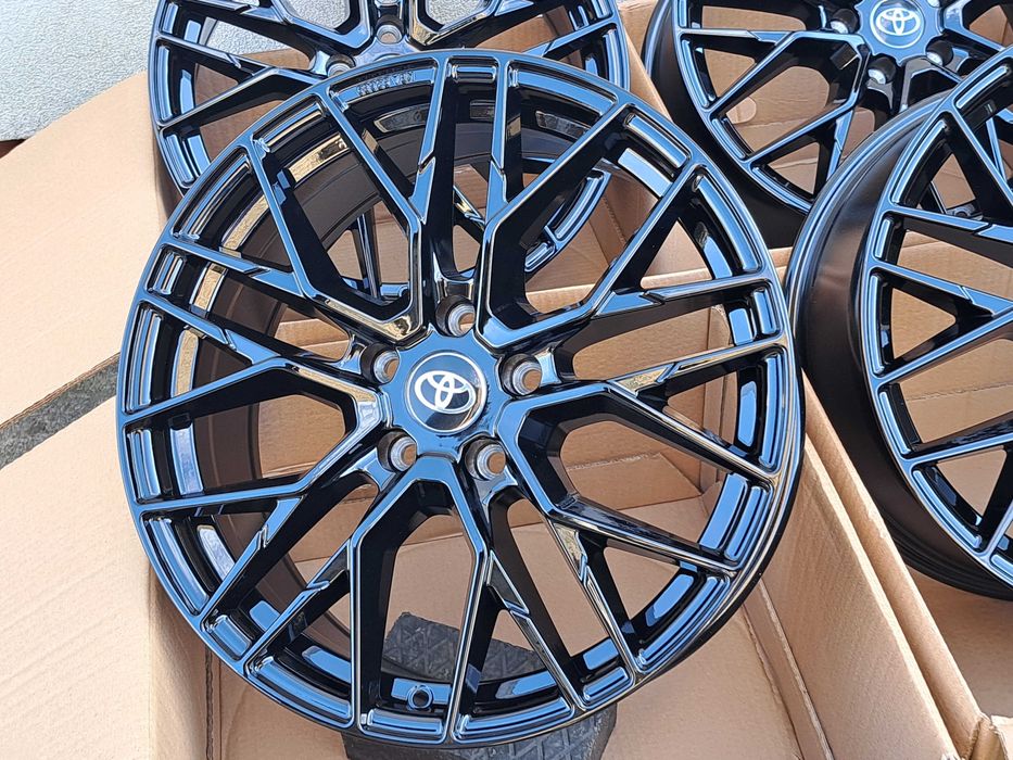 Alufelgi TOYOTA 18 5x114 Auris Corolla Avensis Yaris Cross RAV CA20 BL