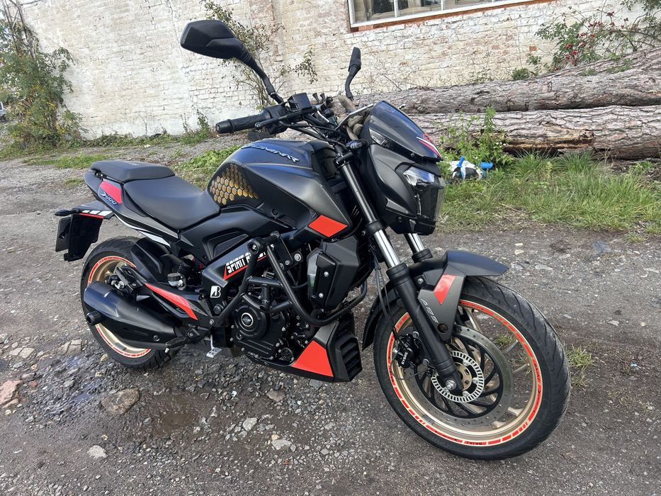 Bajaj dominar 400