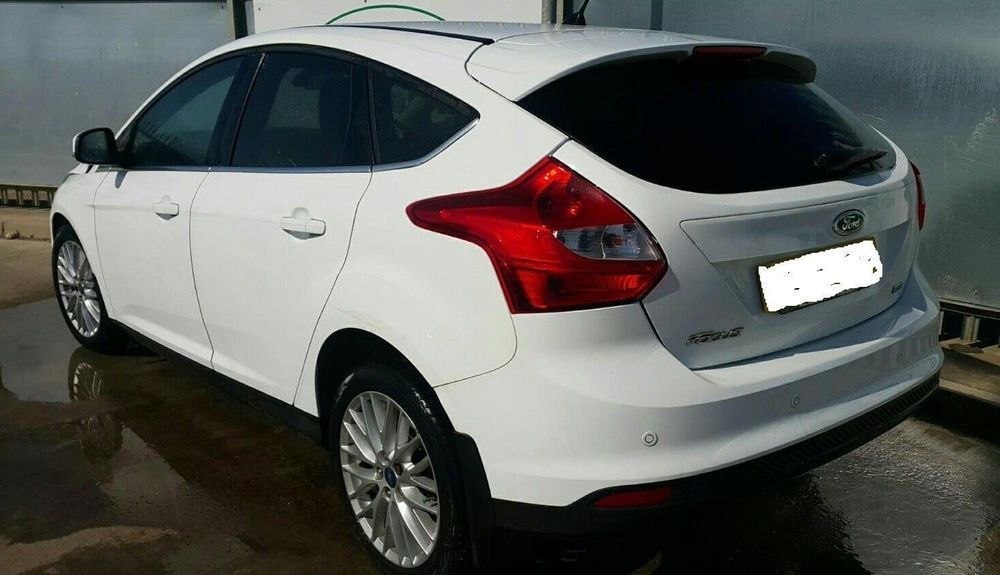 Ford Focus ZETEC  1.0i  TURBO de 2013 disponível para peças