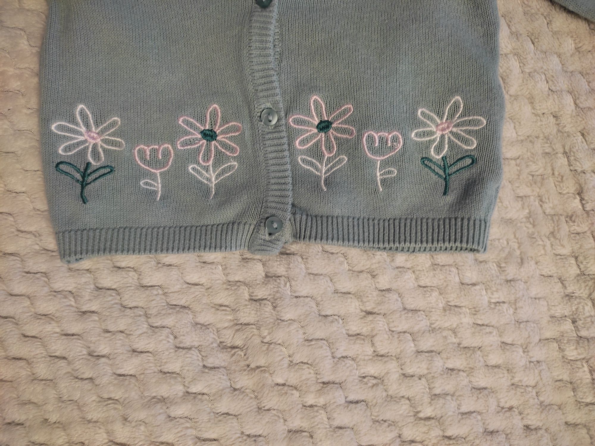 Sweter dla dziewczynki na guziki r. 68*