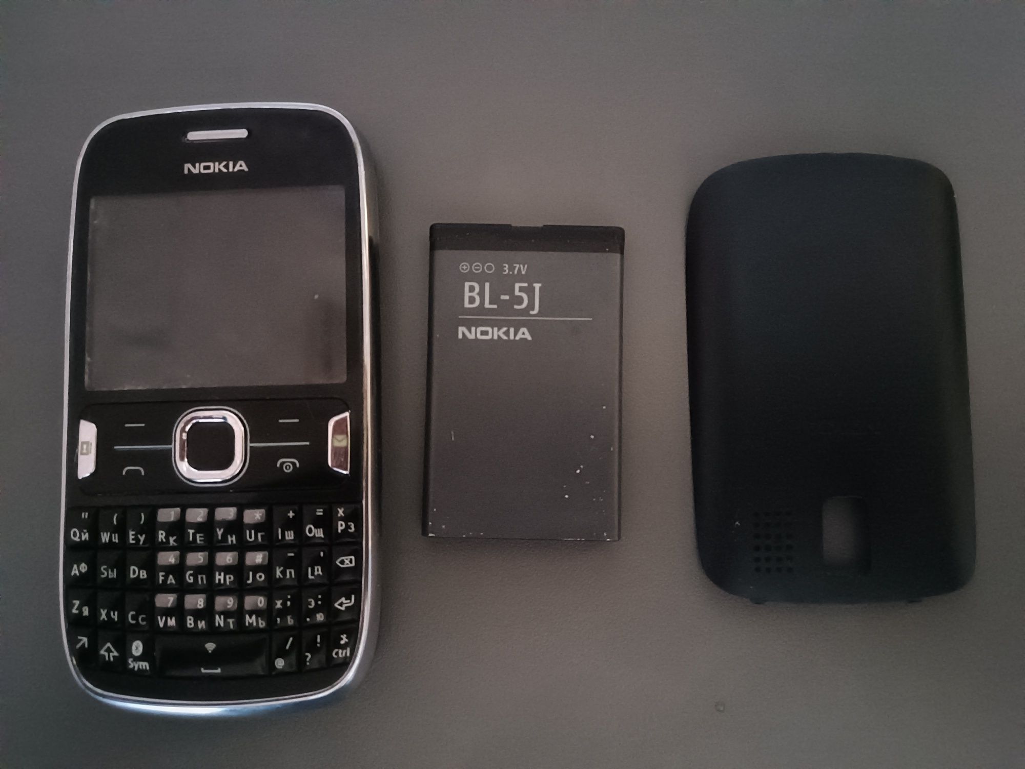 Мобільний телефон Nokia Asha 302
