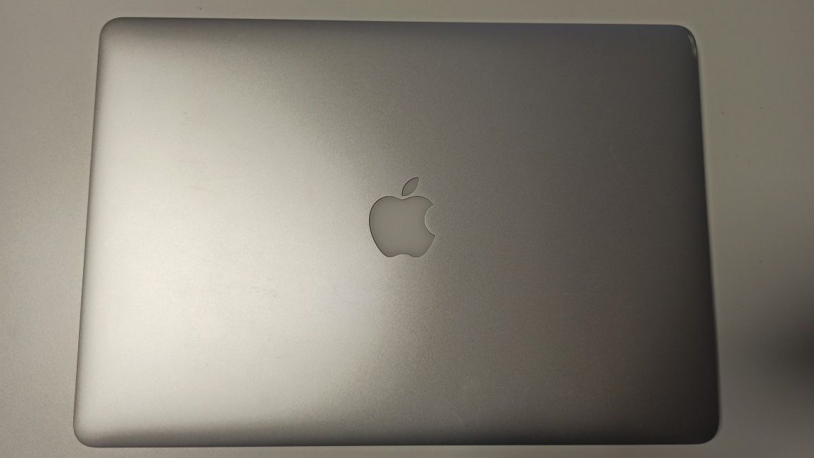 MacBook Pro (Retina, 15-calowy, połowa 2015 r.)