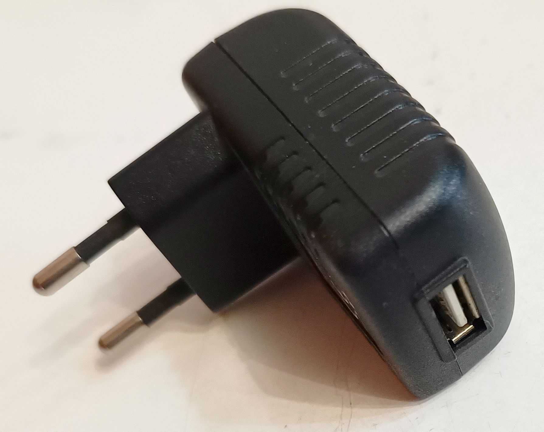 Zasilacz ( ładowarka ) do sprzętu audio  5 V  z gniazdem USB  - 2,0 A