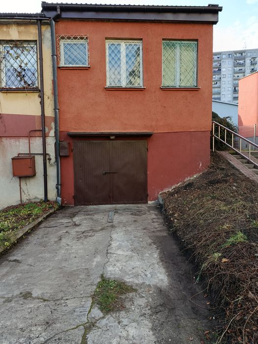 Duży garaż na osiedlu Przydworcowe Skarżysko-Kamienna