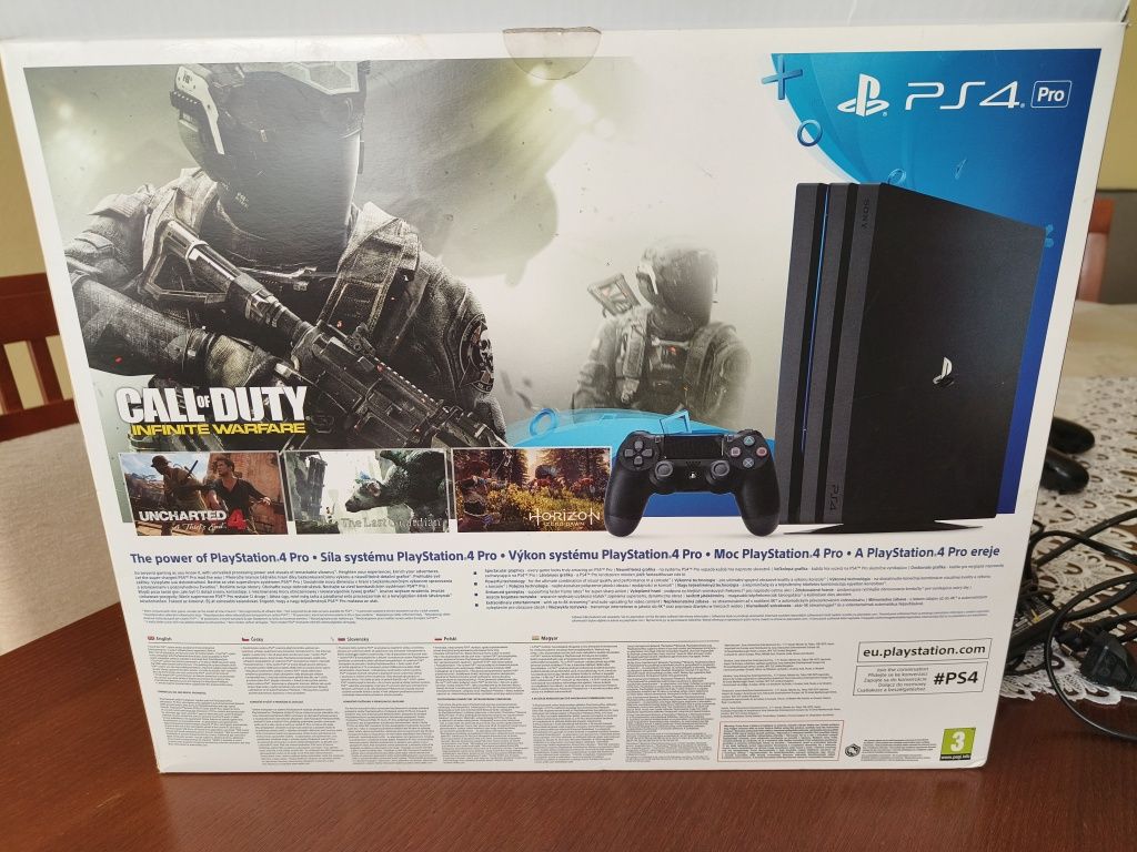 Play Station 4 Pro PS4 PRO + 2 Pady Dualshock 4 i Stacja Ładująca