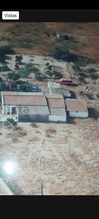 Quinta com 3 moradias, situada no Penteado,, MOITA