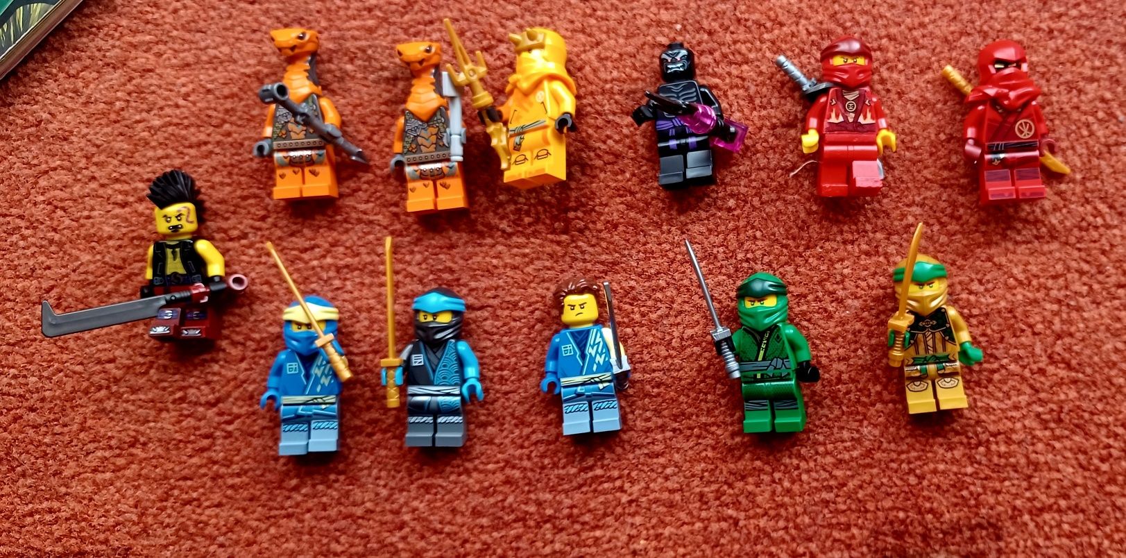 Zestaw Lego Ninjago figurki, gazetki