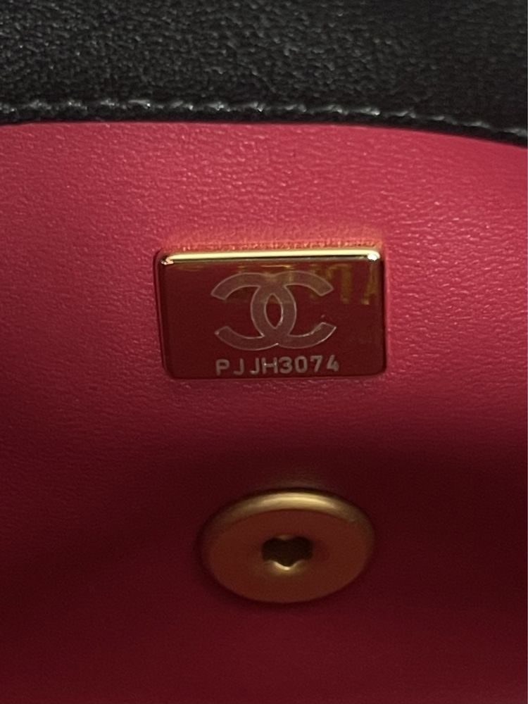 Сумка Chanel Lambskin Enamel Quilted Mini Pending CC Square Flap