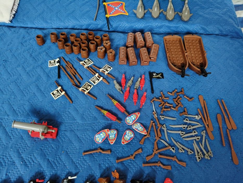 Mega duży zestaw figurek LEGO Piraci z lat dziewiedziesiatych