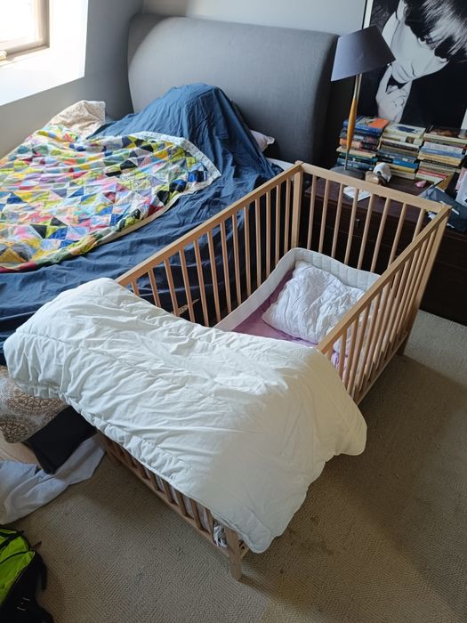 Łóżeczko niemowlęce + kołdra zimowa + kołdra letnia + poduszka - IKEA