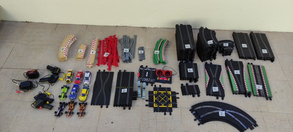 Pista SCX + Carros + material diverso
