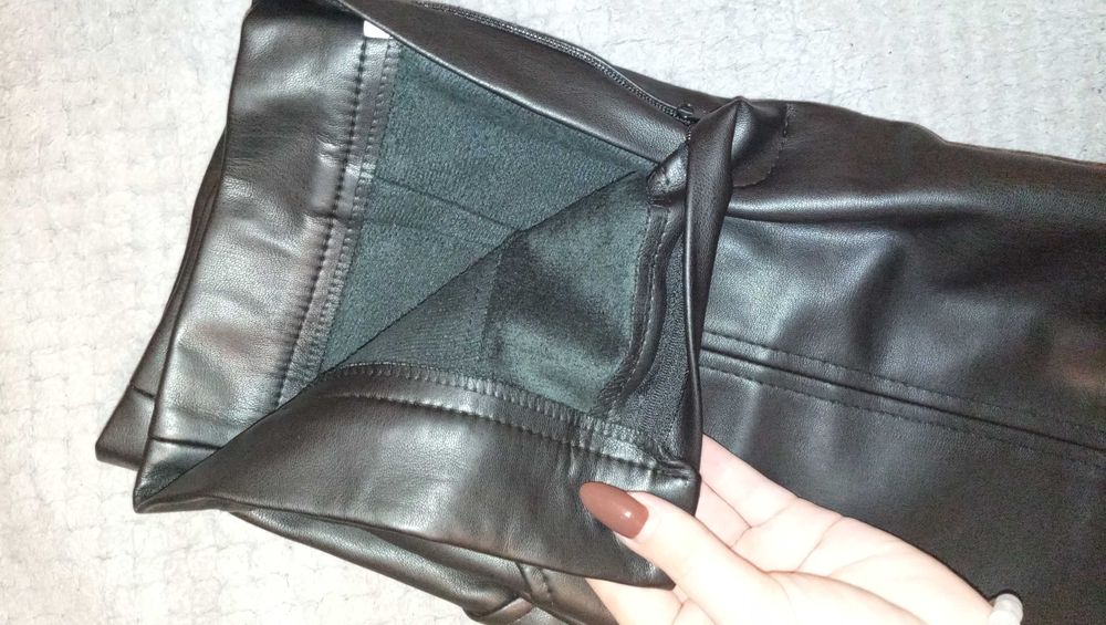 Шорти жіночі / еко-шкіра нові