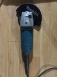 Szlifierka MAKITA GA9020R i zestaw nowych tarczy