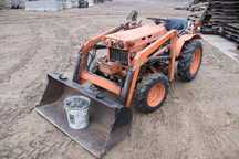 Kubota B7100  Ciagniczek Kubota traktorek z kosiarka ładowacz czołowy