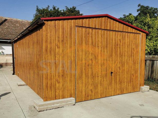 Garaż blaszany drewnopodobny 4x6 złoty dąb z bramą uchylną