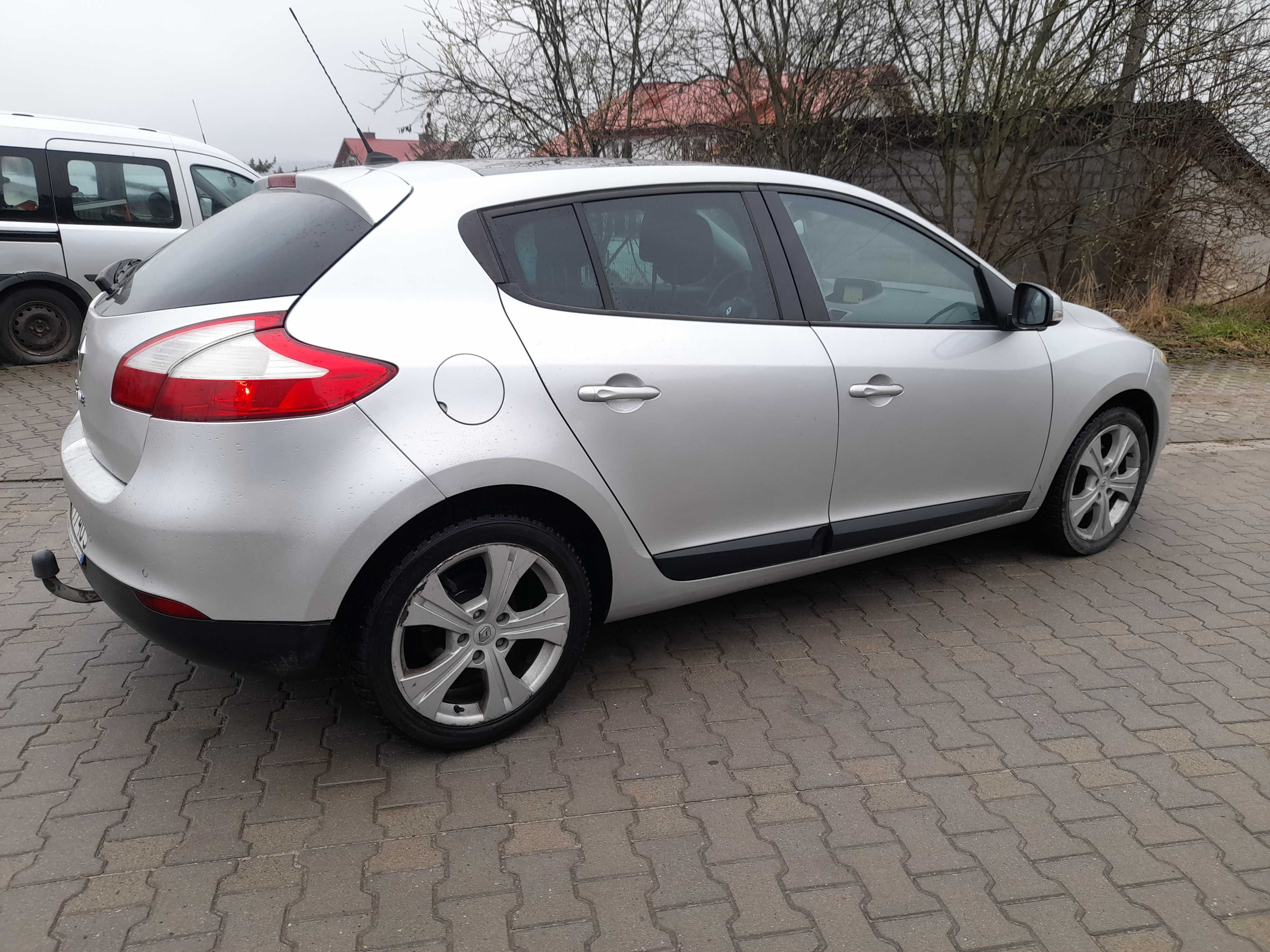 RENAULT MEGANE 3 2,0 DCI 150 km automat