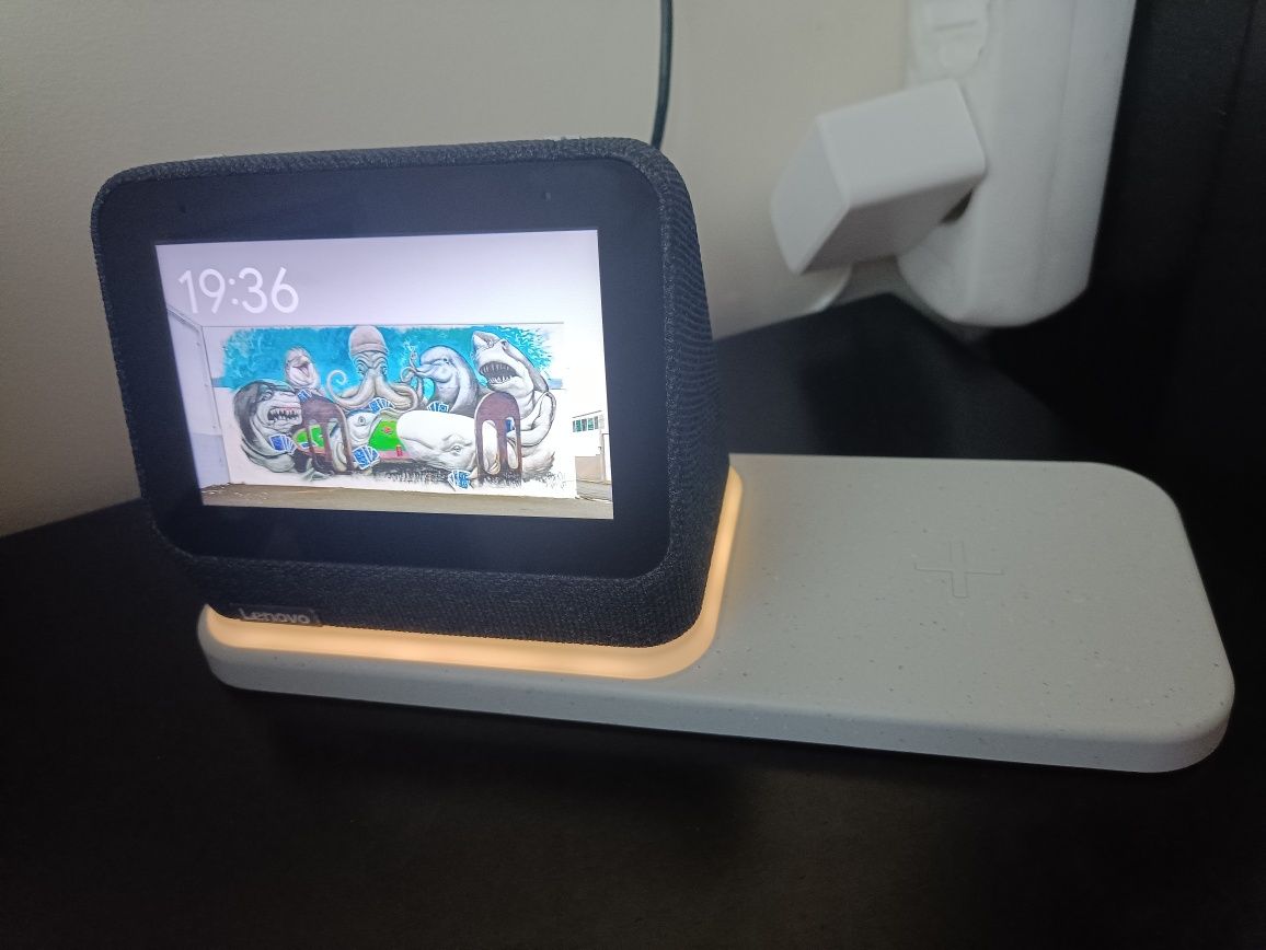 Lenovo Smartclock 2 "Ok Google"