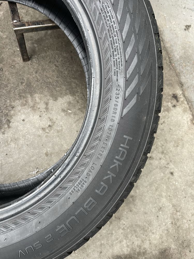 Шини літні R18 235 60 Nokian Склад Осокорки