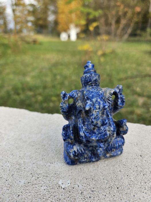 Lapiz Lazuli rzezba recznie wykonana