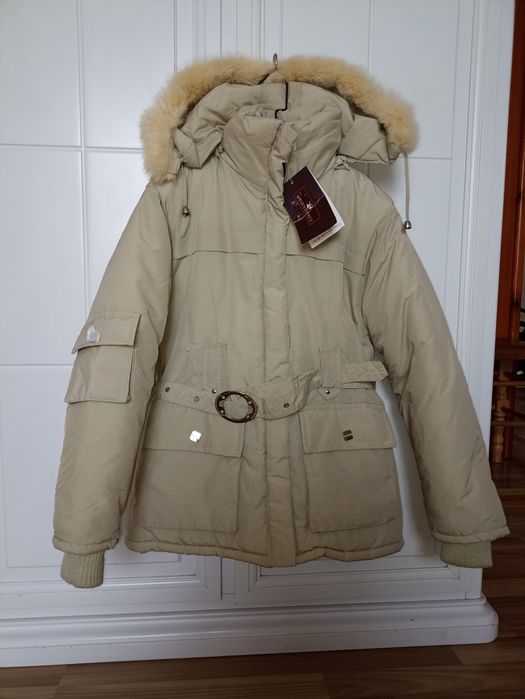 Курточка зимова.