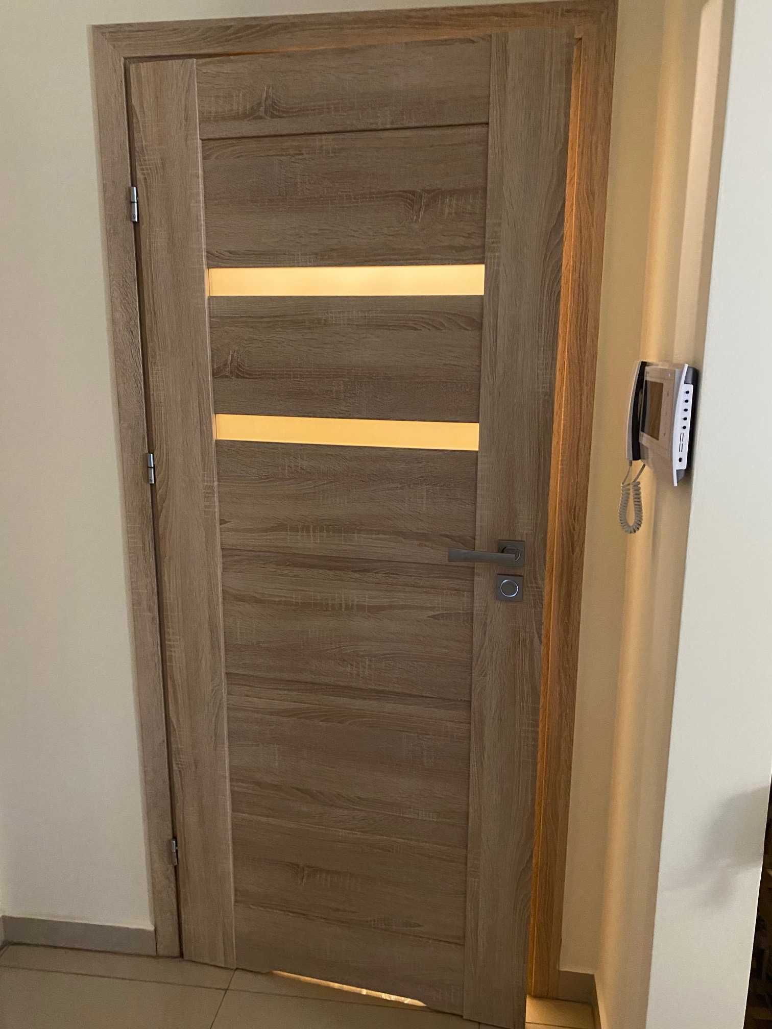 sprzedam drzwi wewnętrzne 80 cm - dąb sonoma z klamką 50 zł