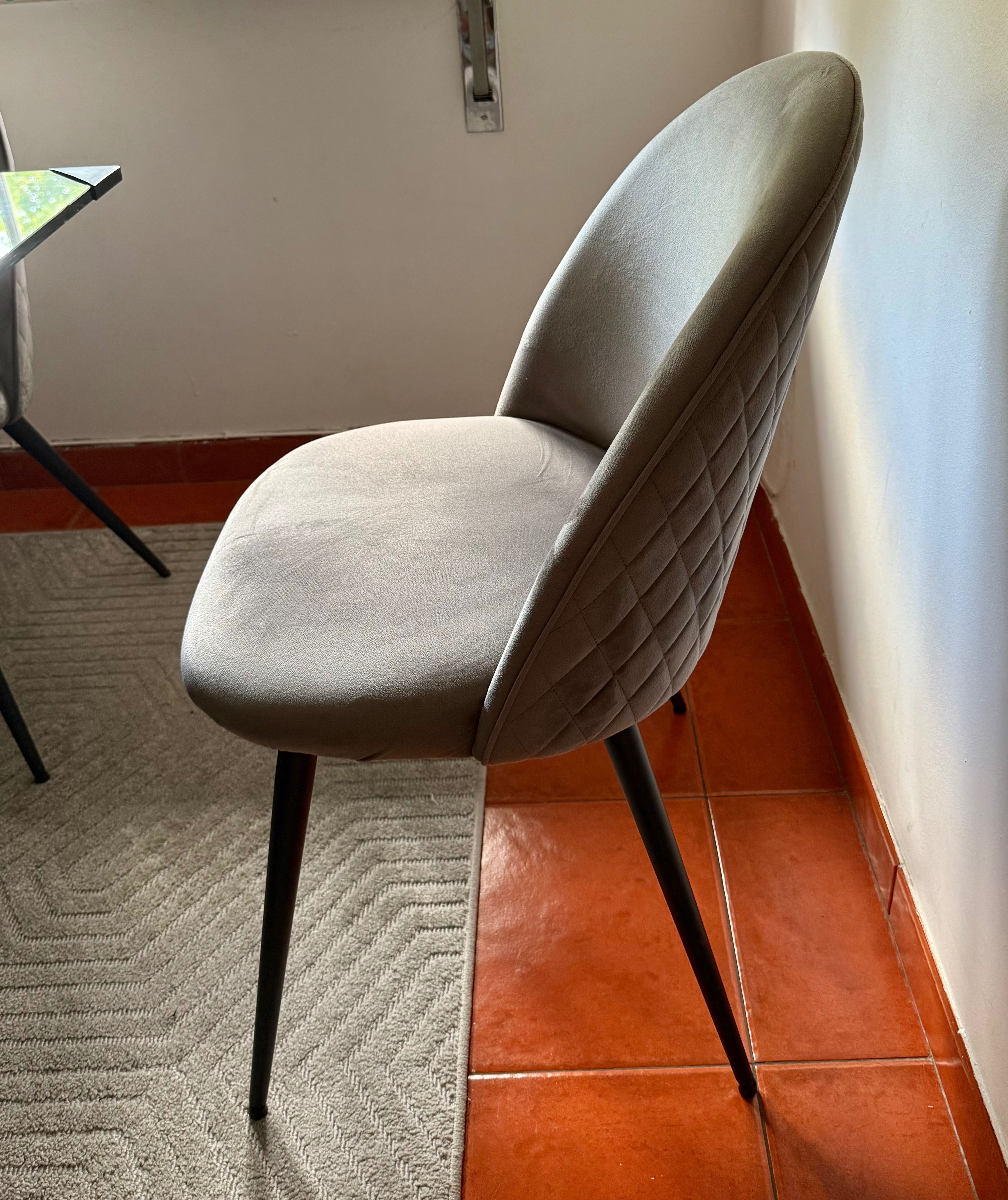 6 Cadeiras para mesa de Jantar