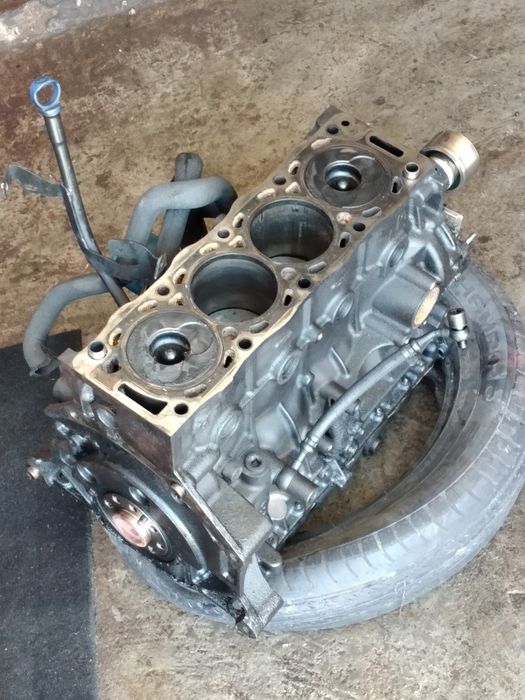 Bloco Motor RHY Citroén Xsara Picasso 2.0HDI Injecção BOSCH Ano 2002