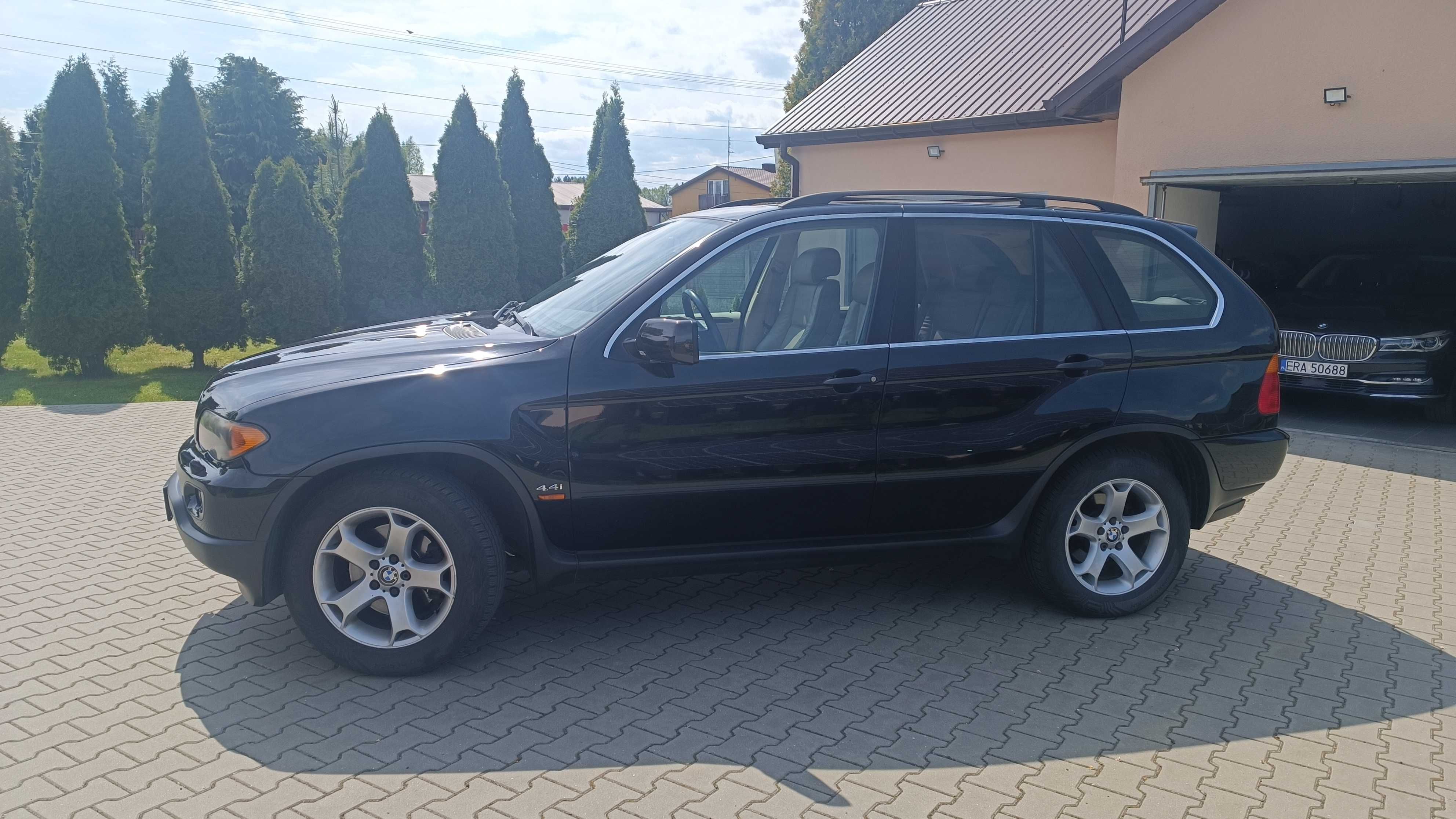 BMW X5 E53 4,4i 320km