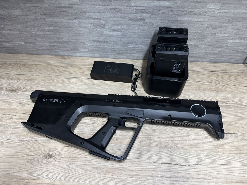 Striker VR Gun V3 — VR‐рушниця з віддачею Virtual Recoil