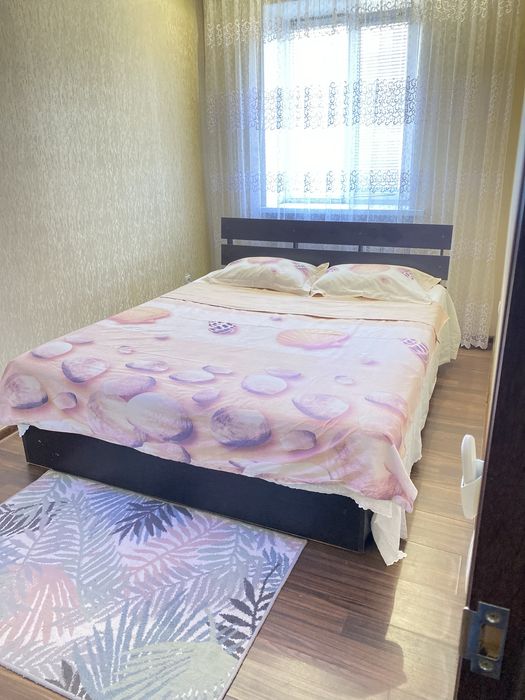 Сдаю посуточно 2 к центр ул.Бузника