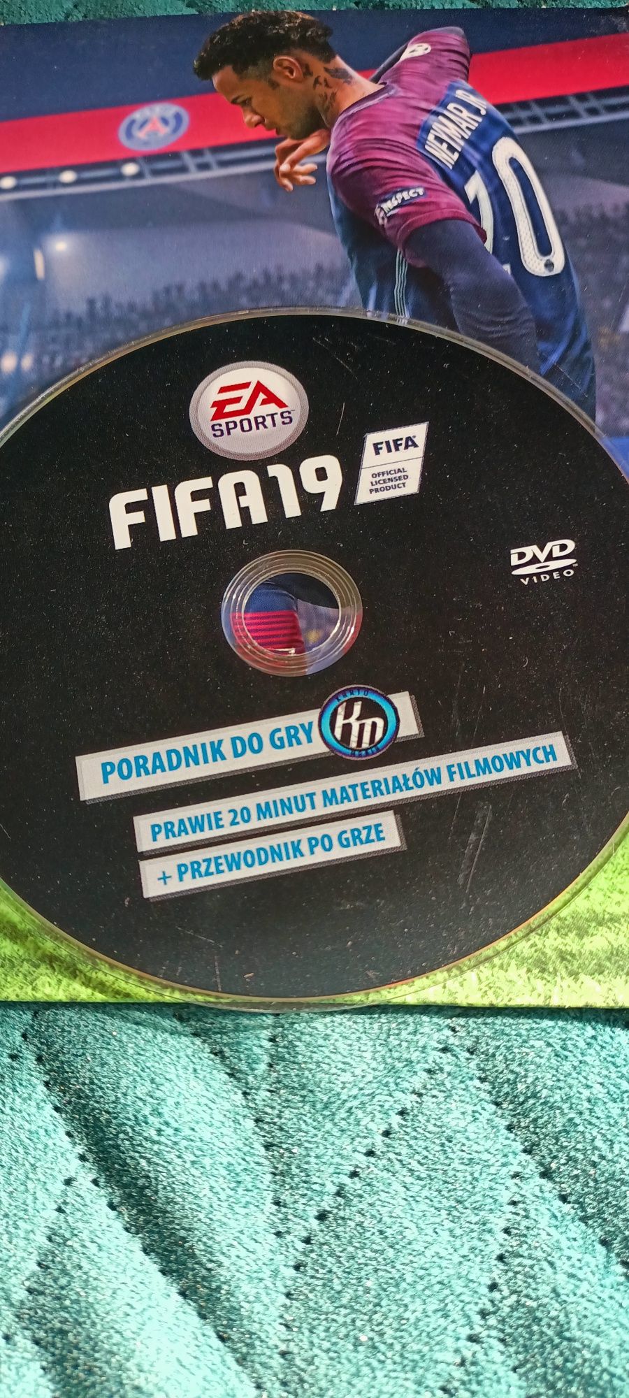Poradnik do gry FIFA 19 DVD