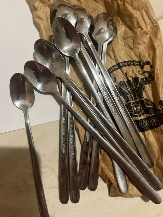 Столові набори , ложки, ножі , виделки, щипці для льоду