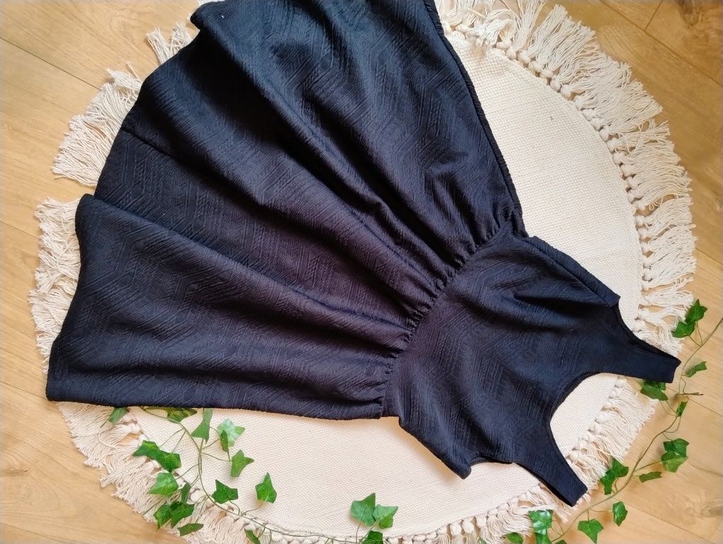 Sukienka czarna wytłaczany wzór krótka na ramiączkach , 164 new look