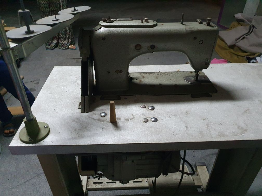 Maquina costura profissional