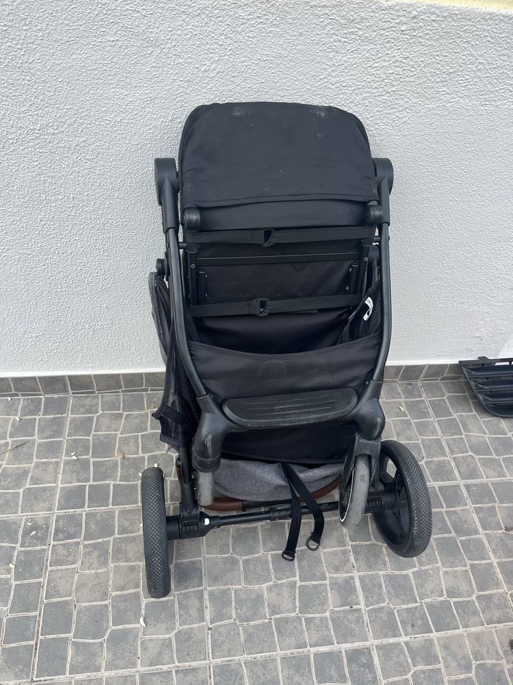 Carrinho para bebe praticamente novo