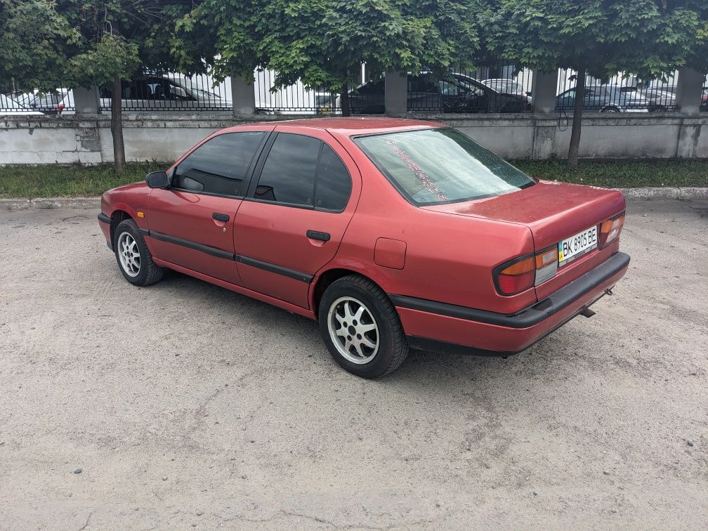 Nissan Primera P10