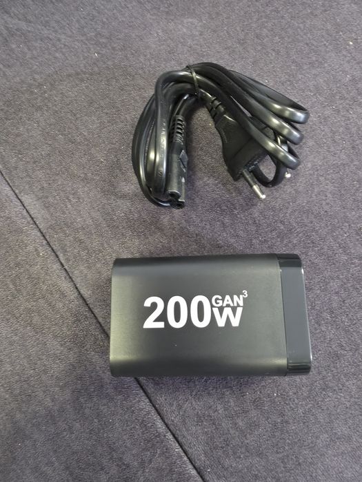 ładowarka GaN o mocy 200W