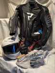 Nowy komplet motocyklowy [kask, buty, rękawice) - Dainese, Shoei, TCX