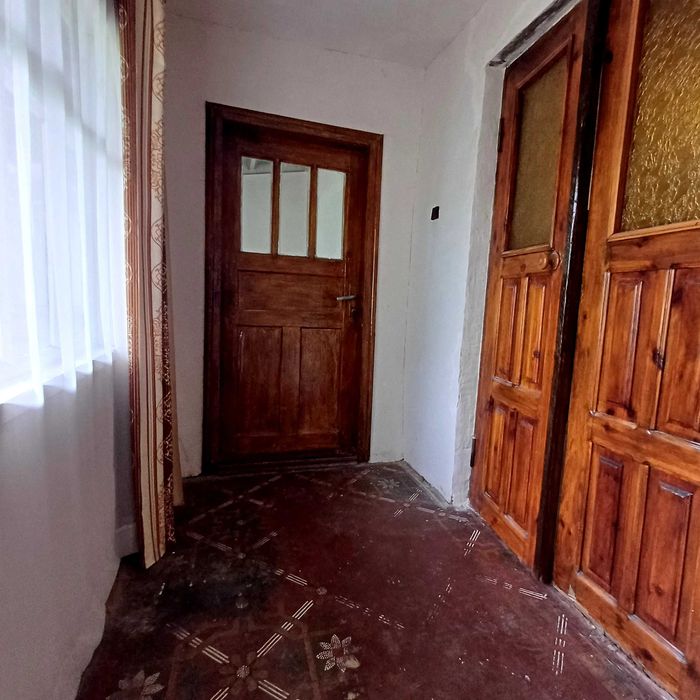 Продаж півбудинку,район центральних мостів,лодочної станції.