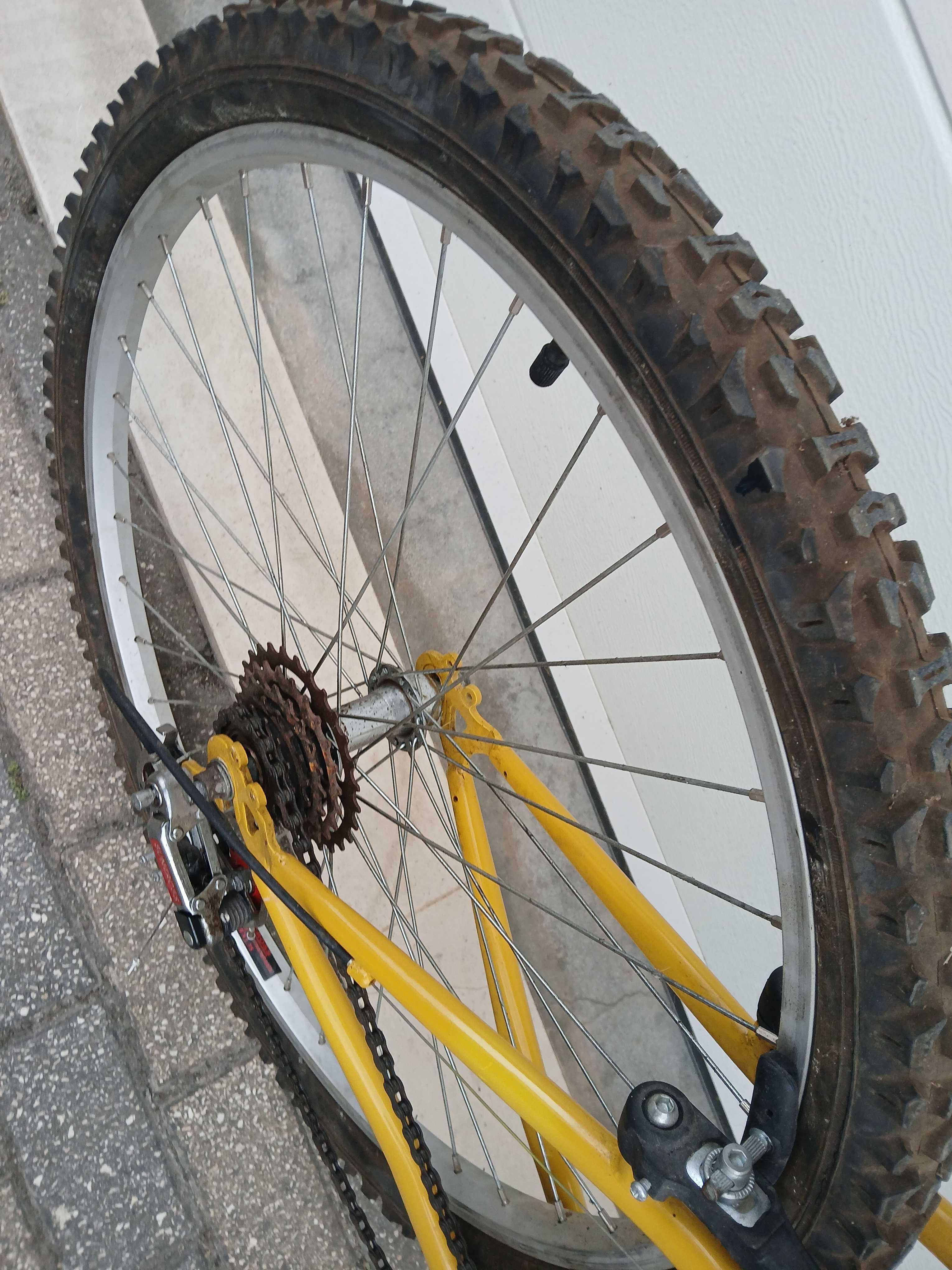 Bicicleta seminova roda 26 e 18 velocidades