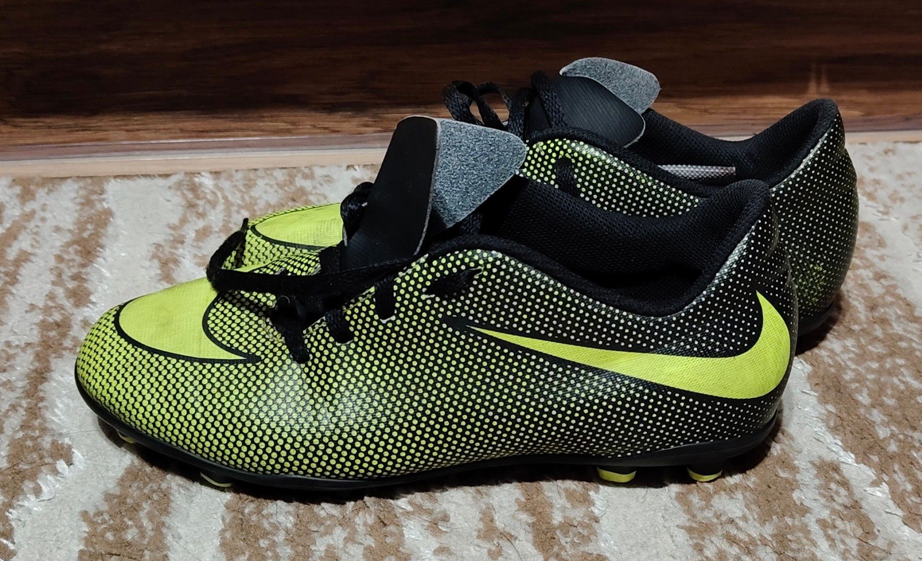 Buty do piłki nożnej, korki Nike r.38,5